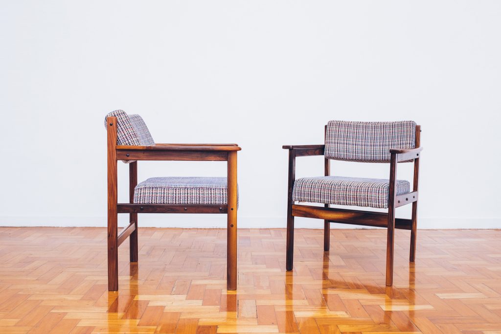 Cadeira Tião com Braços 2 - Sergio Rodrigues - Jacarandá - Pé Palito Vintage